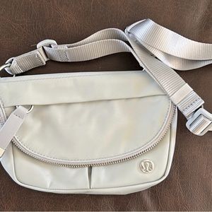 NWT Lululemon All Night Festival MICRO Sac Bag Purse NWT rhino gray/silver 5L